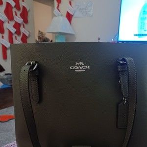 Meet your Posher, Chrissy